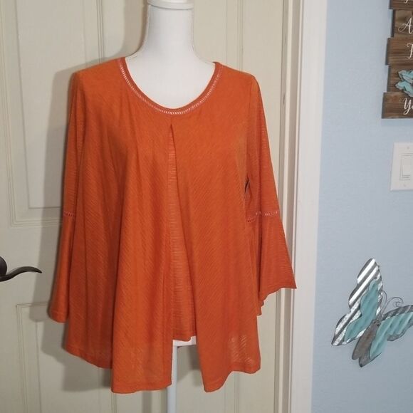 Passports, Orange Split Frnt/Back, Bell Sleeve Top - Picture 3 of 8